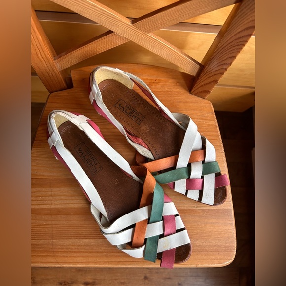 True Gem Vintage Braided Woven Leather Sandals - size 7 1/2 🩷🧡💚🤍 - Picture 2 of 5